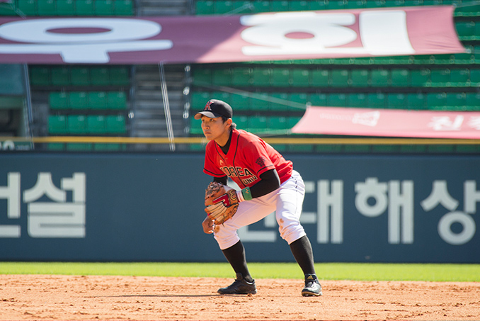 고려대 야구부 외야수 입니다.