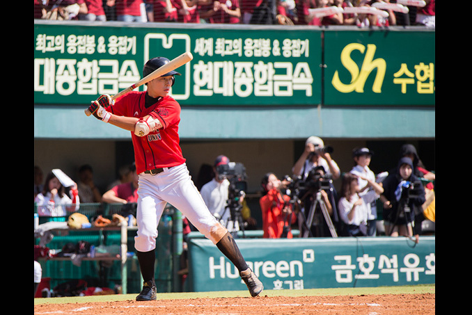 고려대 야구부 타자입니다.