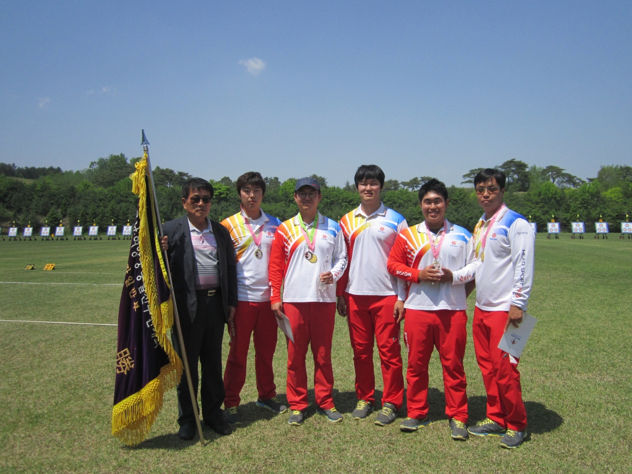 2013년 종별선수권대회 단체우승입니다.