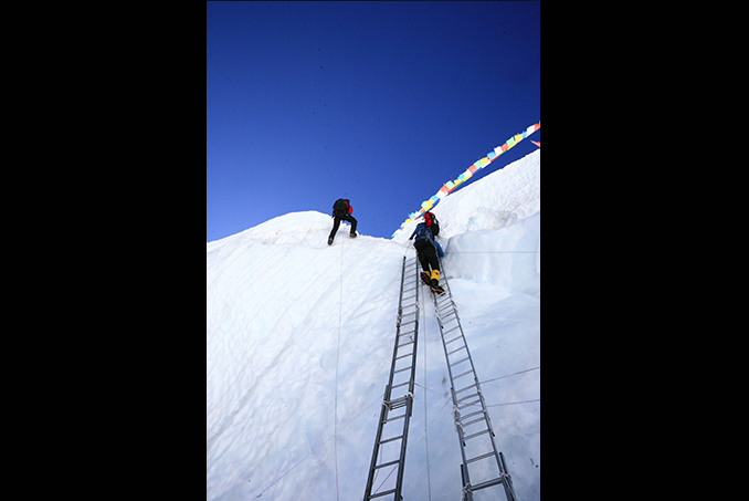 코오롱 챌린지팀 로체 모습입니다.